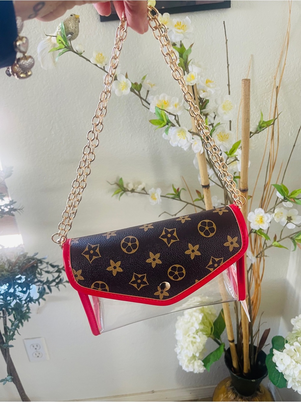 Beautiful stadium swinger Brown & Red Chain Bag
Clear bag.